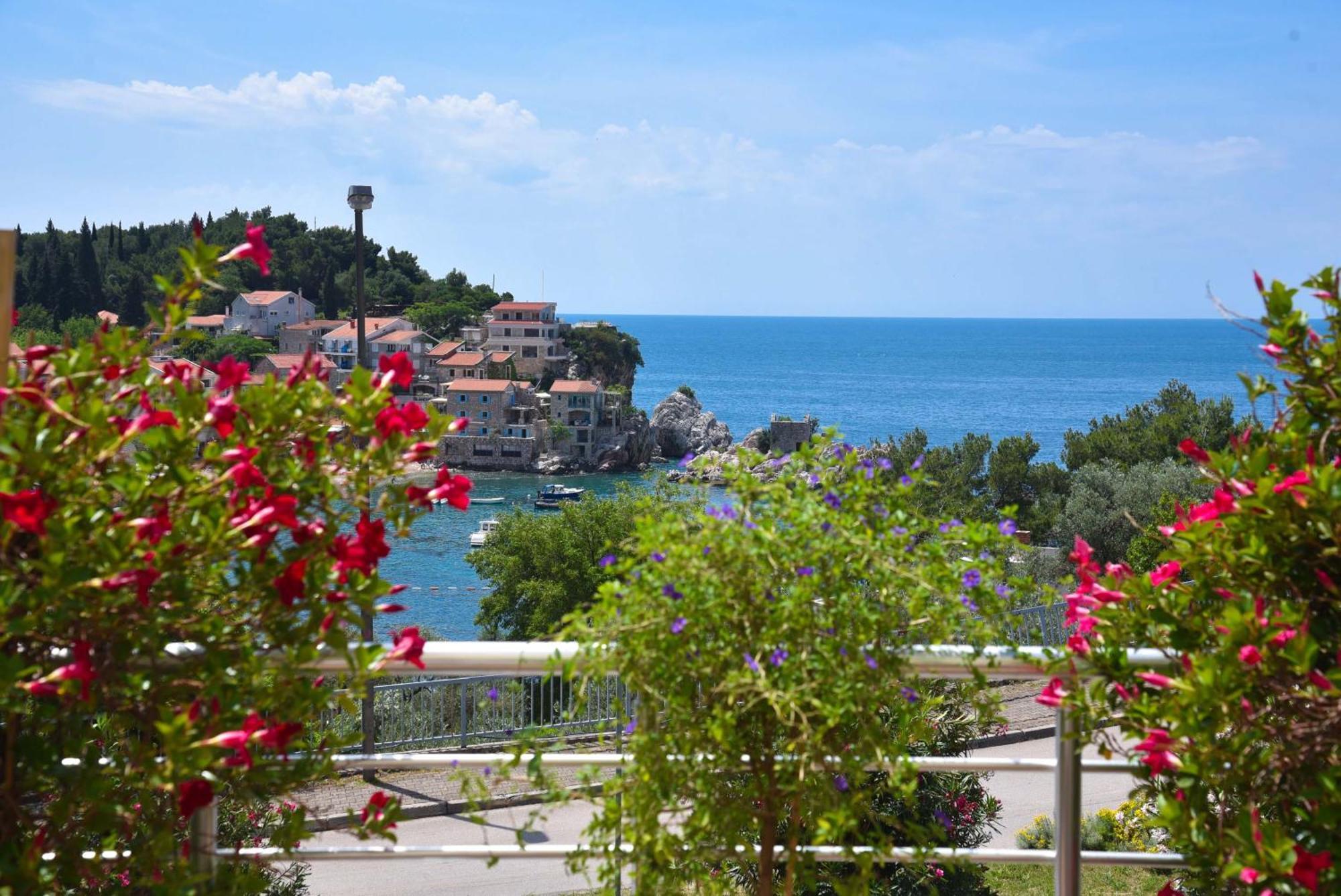 Apartments Raymond Sveti Stefan Exterior foto